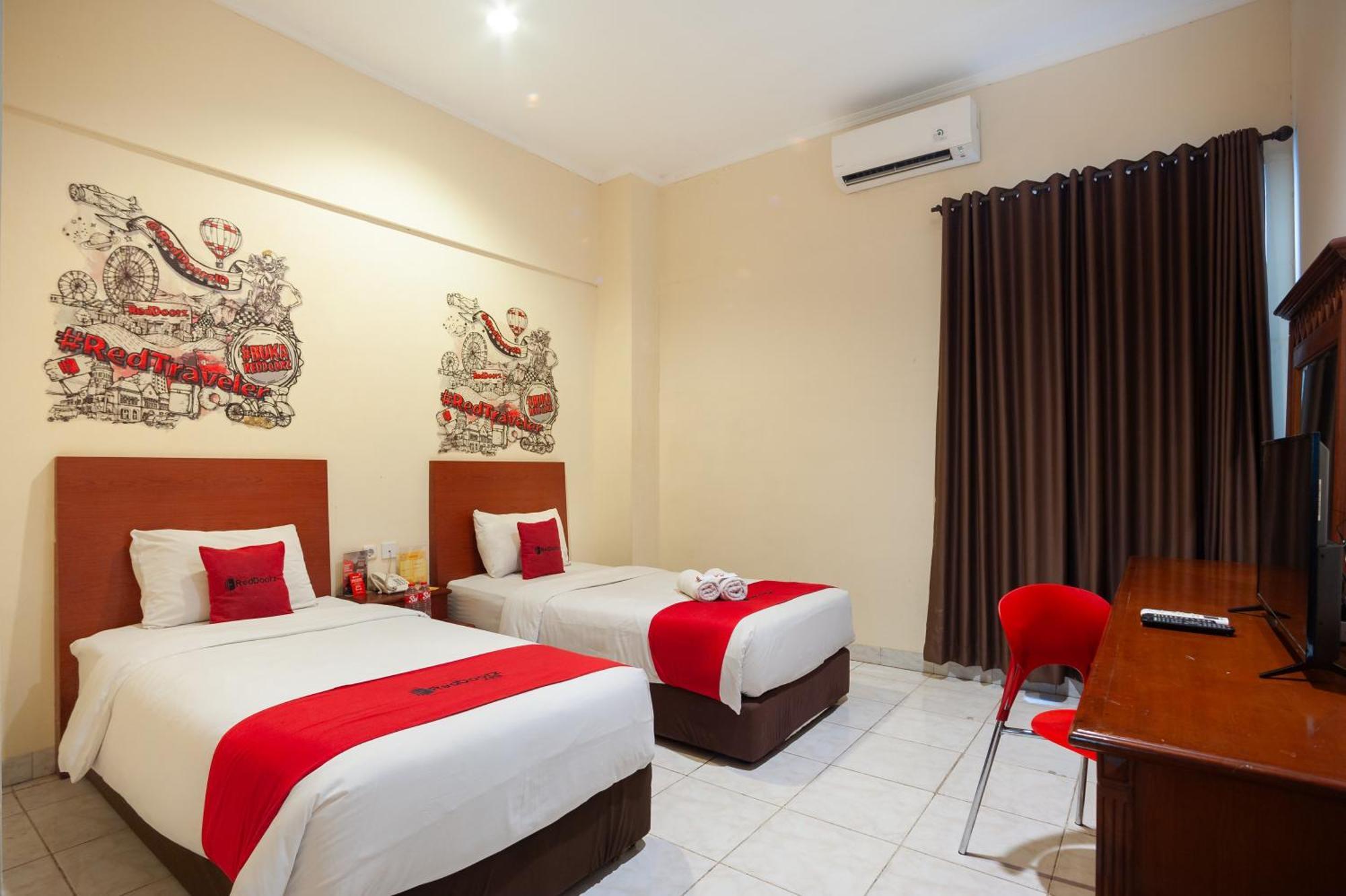 Reddoorz Plus Near Plaza Blok M Jacarta Exterior foto
