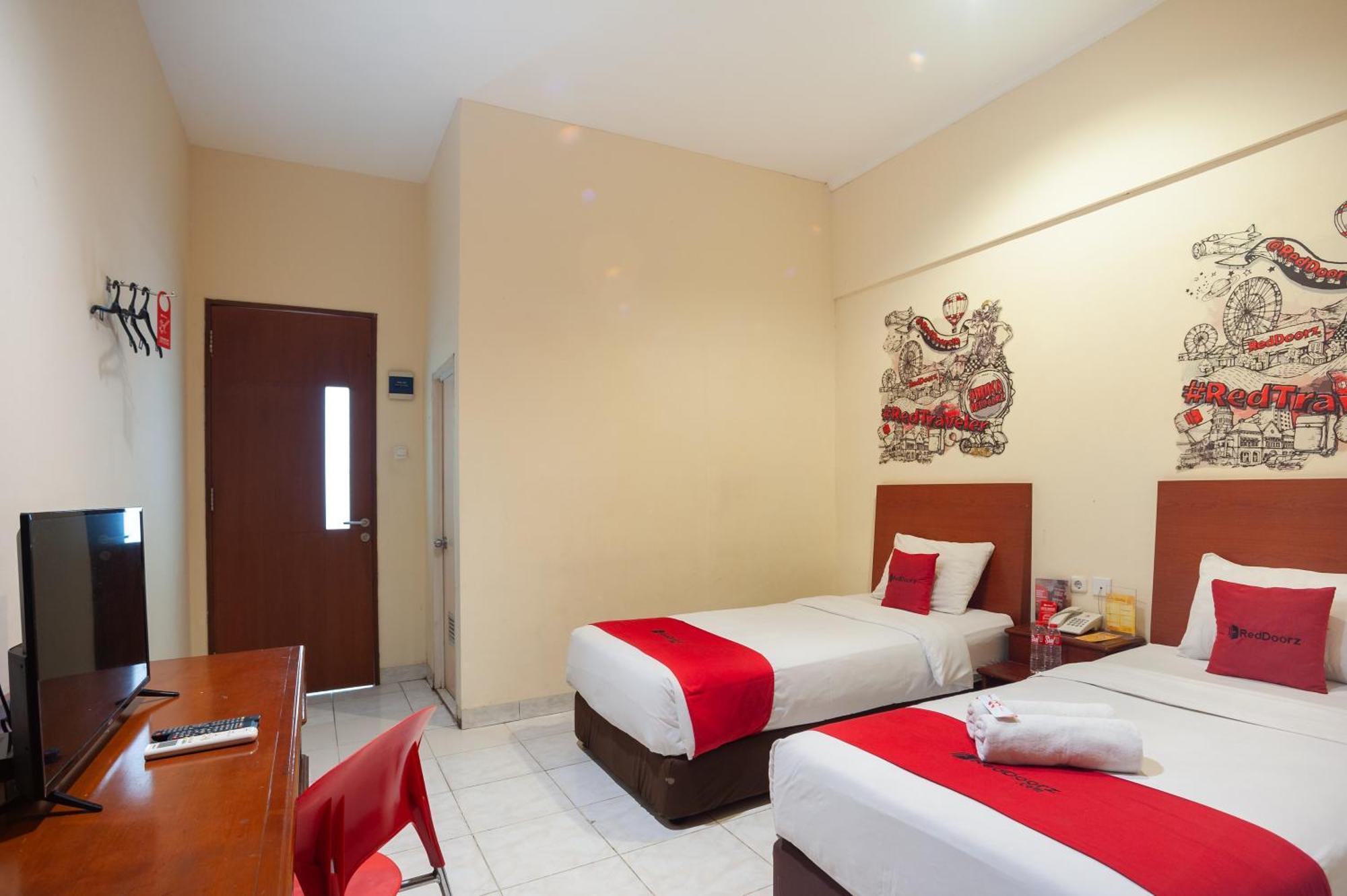 Reddoorz Plus Near Plaza Blok M Jacarta Exterior foto